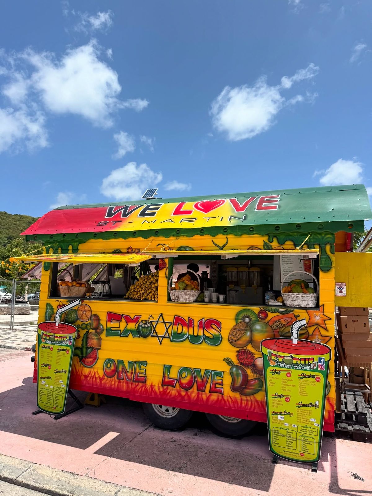 Colourful local food truck in St. Maarten, a stop on the local food tour